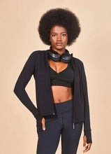 Lataa kuva gallerian katseluohjelmaan, Gallery: Uv Line Rashguard Jacket Fem New Fit Black Upf50+