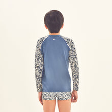 Lataa kuva gallerian katseluohjelmaan, Model Back: Uv Line Rashguard Rash Guard Kids Costela Aco Off White Upf50+