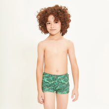Lataa kuva gallerian katseluohjelmaan, Model Front: Uv Line Jungen-Badehose Swim Trunks Kids Leaves Upf50+