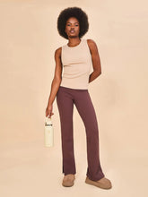 Lataa kuva gallerian katseluohjelmaan, Model Front: Uv Line Fitness-Top Regata Fem Ribbed Sand Upf50+