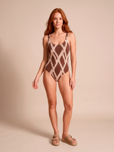 Lataa kuva gallerian katseluohjelmaan, Model Front: Uv Line Badeanzug Swimsuit Ibiza Diamond Upf50+