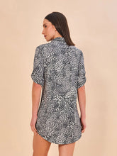 Lataa kuva gallerian katseluohjelmaan, Model Back: Uv Line Hemdblusenkleid Shirtdress Asas Upf50+