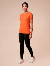 Lataa kuva gallerian katseluohjelmaan, Model Front: Uv Line Strandtop T-Shirt Uvpro Fem Pitanga Upf50+
