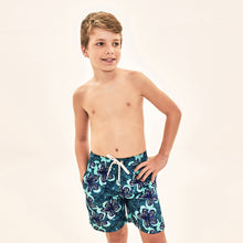 Lataa kuva gallerian katseluohjelmaan, Image 04: Uv Line Jungen-Badehose Shorts Aqua Hibiscus Kids Upf50+