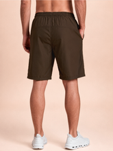 Lataa kuva gallerian katseluohjelmaan, Model Back: Uv Line Bermuda-Shorts Shorts New Fit Masc Brown Upf50+
