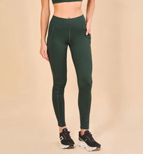 Lataa kuva gallerian katseluohjelmaan, Gallery: Uv Line Fitness-Shorts Legging Fit Aspen Green Cactus Upf50+