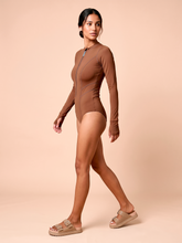 Lataa kuva gallerian katseluohjelmaan, Image 03: Uv Line Badeanzug Long Sleeve Swimsuit Macae Brown Upf50+