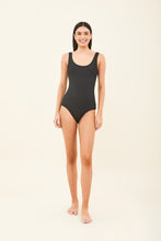 Lataa kuva gallerian katseluohjelmaan, Model Front: Uv Line Badeanzug Maio Swim Textura Preto Upf50+