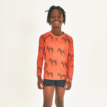 Lataa kuva gallerian katseluohjelmaan, Model Front: Uv Line Rashguard Longsleeve Acqua Zebra Inf Upf50+
