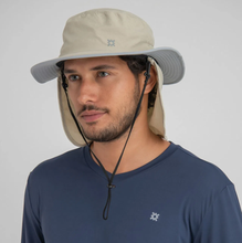 Lataa kuva gallerian katseluohjelmaan, Model Front: Uv Line Legionärshut Chapeu Kansas Nac Areia/Cinza
