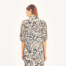 Lataa kuva gallerian katseluohjelmaan, Model Back: Uv Line Strandtop Shirt Copa Costela Off White Upf50+
