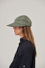 Lataa kuva gallerian katseluohjelmaan, Image 02: Uv Line Mützen Visor Nice Fem Militar Green Upf50+

