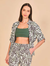 Lataa kuva gallerian katseluohjelmaan, Model Front: Uv Line Hemdblusenkleid Shirt Copa Fauna Upf50+
