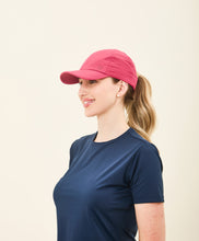 Lataa kuva gallerian katseluohjelmaan, Beach Tennis Cap Fuchsia UPF50+
