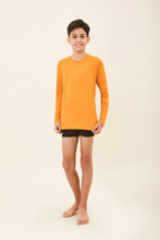Lataa kuva gallerian katseluohjelmaan, Model Front: Uv Line Rashguard Longsleeve Uvpro Kids Orange Upf50+
