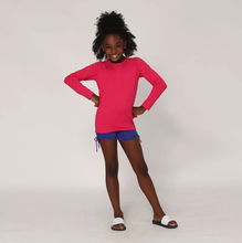 Lataa kuva gallerian katseluohjelmaan, Model Front: Uv Line Rashguard Camiseta Kids Uvpro Ml Pink Upf50+
