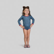 Lataa kuva gallerian katseluohjelmaan, Model Front: Uv Line Baby-Bademode Macaquinho Baby Listras Upf50+
