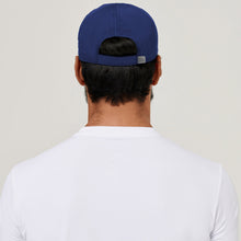 Lataa kuva gallerian katseluohjelmaan, Model Back: Uv Line Mützen Cap Uv Pro Masc Navy Blue Upf50+
