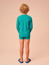 Lataa kuva gallerian katseluohjelmaan, Model Back: Uv Line Rashguard Longsleeve Uvpro Kids Green Sea Upf50+
