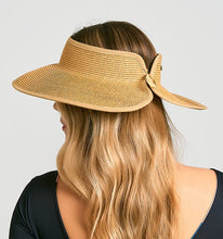 Lataa kuva gallerian katseluohjelmaan, Model Back: Uv Line Visor Visor Siena Imp Fem Wheat Upf50+
