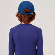 Lataa kuva gallerian katseluohjelmaan, Model Back: Uv Line Mützen Cap Teens Colors Inf Navyblue Upf50+
