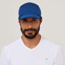 Lataa kuva gallerian katseluohjelmaan, Model Front: Uv Line Mützen Cap Athletic Dry 2021 Masc Nav Yblue Upf50+
