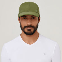 Lataa kuva gallerian katseluohjelmaan, Model Front: Uv Line Mützen Cap Uv Pro Masc Green Militar Upf50+
