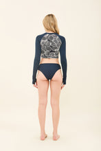 Lataa kuva gallerian katseluohjelmaan, Model Back: Uv Line Set Set Dalia Marinho Upf50+
