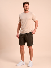 Lataa kuva gallerian katseluohjelmaan, Model Front: Uv Line Bermuda-Shorts Shorts New Fit Masc Brown Upf50+

