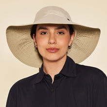 Lataa kuva gallerian katseluohjelmaan, Model Front: Uv Line Schlapphut San Diego Areia Kaki Upf50+
