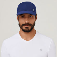 Lataa kuva gallerian katseluohjelmaan, Model Front: Uv Line Mützen Cap Uv Pro Masc Navy Blue Upf50+
