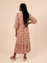Lataa kuva gallerian katseluohjelmaan, Model Back: Uv Line Hemdblusenkleid Long Shirtdress Tie Dye Pitanga Upf50+
