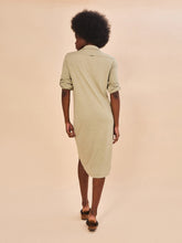 Lataa kuva gallerian katseluohjelmaan, Model Back: Uv Line Hemdblusenkleid Shirtdress Copenhagen Mescla Areia Upf50+
