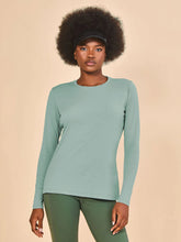 Lataa kuva gallerian katseluohjelmaan, Gallery: Uv Line Rashguard Longsleeve Fem New Fit Verde Agua Upf50+
