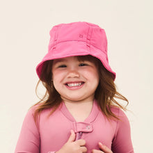 Lataa kuva gallerian katseluohjelmaan, Model Front: Uv Line Eimerhut Hat Napoli Basic Kids Nac Inf Pink Upf50+

