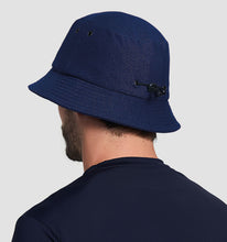 Lataa kuva gallerian katseluohjelmaan, Model Back: Uv Line Eimerhut Hat Toronto Colors Masc Navy Blue Upf50+
