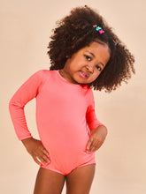 Lataa kuva gallerian katseluohjelmaan, Model Back: Uv Line Baby-Bademode Baby Longsleeve Swimsuit Coral Upf50+
