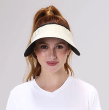 Lataa kuva gallerian katseluohjelmaan, Model Front: Uv Line Visor Visor Bali Fem Sand Black Upf50+
