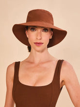 Lataa kuva gallerian katseluohjelmaan, Model Front: Uv Line Eimerhut Hat California Fem Cognac Upf50+
