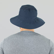 Lataa kuva gallerian katseluohjelmaan, Model Back: Uv Line Eimerhut Hat Australia Nac Masc Navy Blue Lead Upf50+
