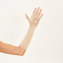 Lataa kuva gallerian katseluohjelmaan, Model Back: Uv Line Handschuhe Long Gloves Uni Chocolate Upf50+
