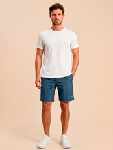 Lataa kuva gallerian katseluohjelmaan, Model Front: Uv Line Bermuda-Shorts Shorts New Fit Masc Steel Upf50+
