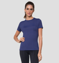 Lataa kuva gallerian katseluohjelmaan, Model Back: Uv Line Fitness-Top T-Shirt Uvpro Fem Navy Blue Upf50+
