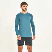Lataa kuva gallerian katseluohjelmaan, Model Front: Uv Line Rashguard Longsleeve Sport Fit Aco
