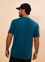 Lataa kuva gallerian katseluohjelmaan, Model Back: Uv Line T-Shirts Für Herren T-Shirt New Fit Masc Petroleo Upf50+
