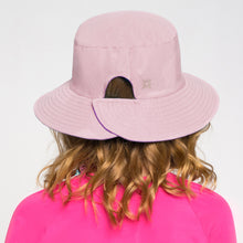 Lataa kuva gallerian katseluohjelmaan, Model Back: Uv Line Schlapphut Hat California Inf Baby Raspberry Upf50+
