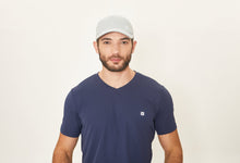 Lataa kuva gallerian katseluohjelmaan, Model Front: Uv Line Mützen Cap Uv Pro Masc Grey Upf50+
