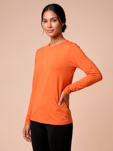 Lataa kuva gallerian katseluohjelmaan, Gallery: Uv Line Rashguard Longsleeve Uvpro Fem Pitanga Upf50+

