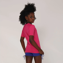Lataa kuva gallerian katseluohjelmaan, Model Back: Uv Line Rashguard Camiseta Kids Uvpro Mc Pink Upf50+

