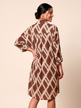 Lataa kuva gallerian katseluohjelmaan, Model Back: Uv Line Hemdblusenkleid Shirtdress Ipanema Diamond Upf50+

